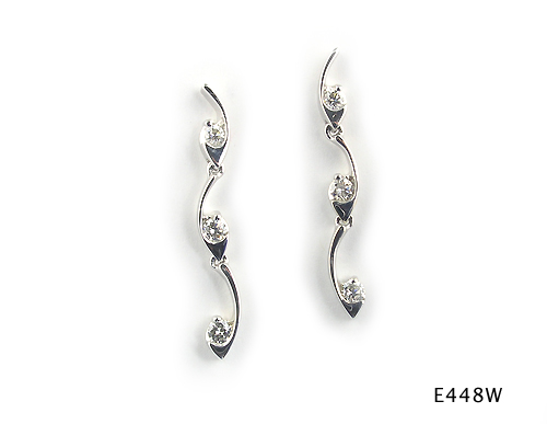 Seth & Reid Willow: E448W Willow 3 Tier Dangle Earring / .62 cttw / 14KW