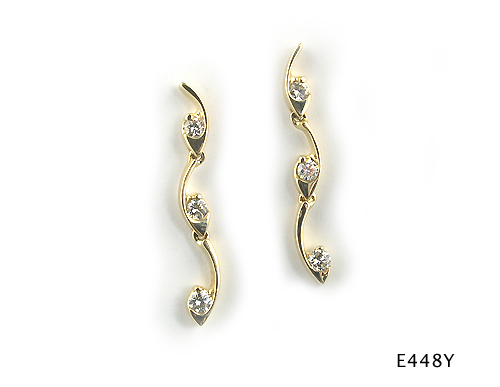 Seth & Reid Willow: E448Y Willow 3 Tier Dangle Earring / .62 cttw / 14KY