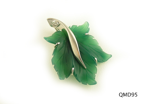 Seth & Reid Falling Leaves: QMD95 Kelly Green Maple 1 ¼” x 1 5/8” .07ct bezel set diamond 14kt white gold pendant with matte finish